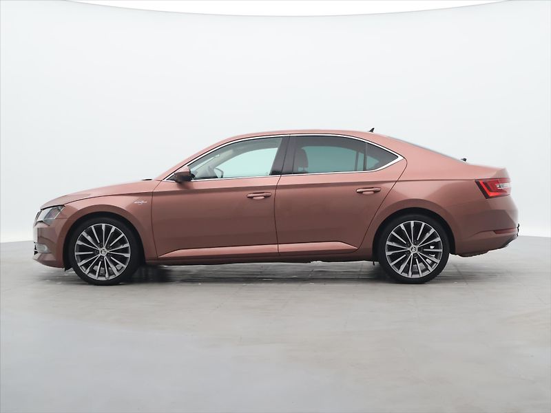 Škoda Superb 2,0 TDI 140kW L&K 4x4 CZ - fotka 4 z 46