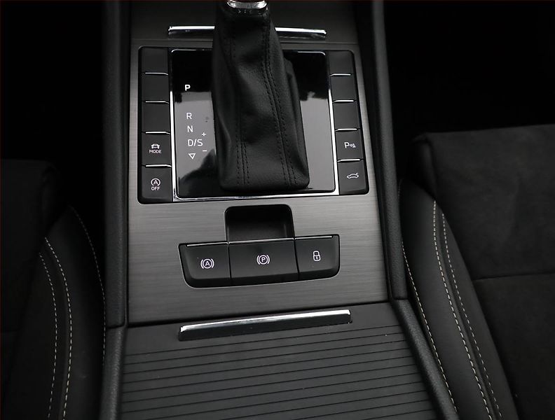 Škoda Superb (2022) 1.5 TSI - fotka 12 z 21
