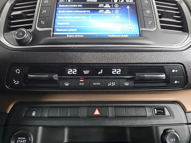 Toyota ProAce Verso (2024) 2.0D 106kW FAMILY COMFORT NAVI - fotka 24 z 33