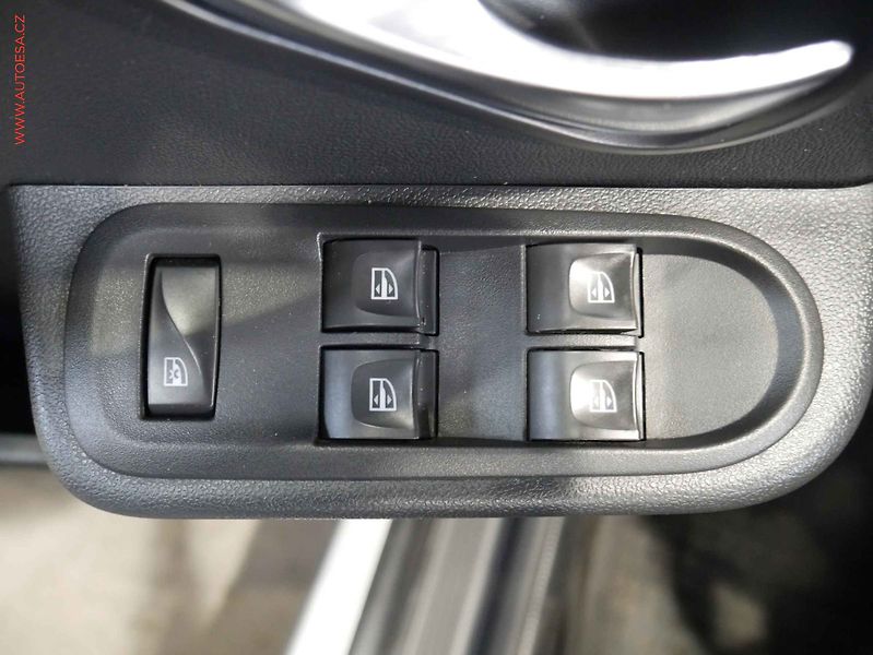 Dacia Duster (2017) 1.6 SCe, 1.maj,ČR, AC, TZ - fotka 16 z 16