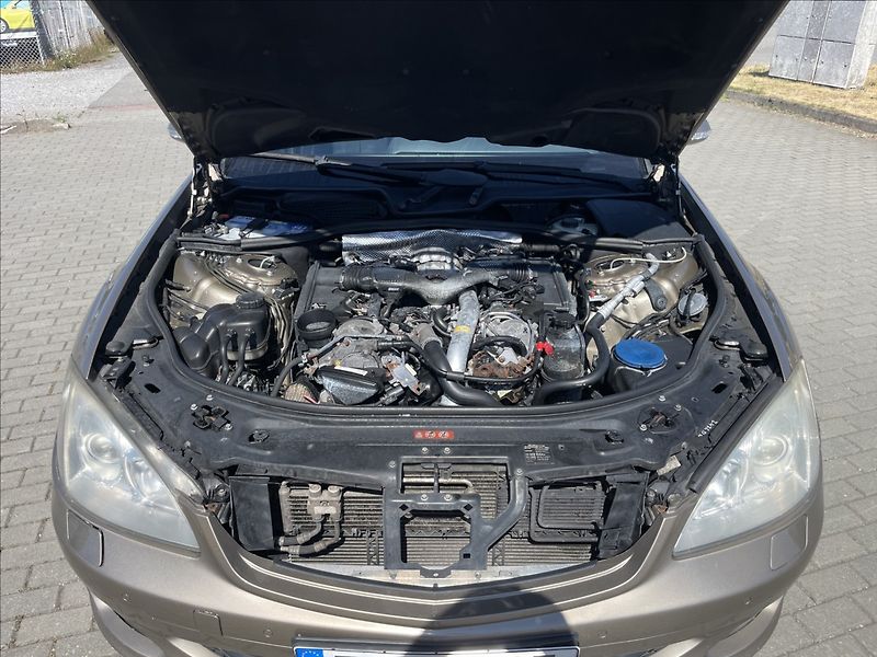 Mercedes-Benz Třídy S 3,0 320CDi 155kw nutný servis - fotka 23 z 32