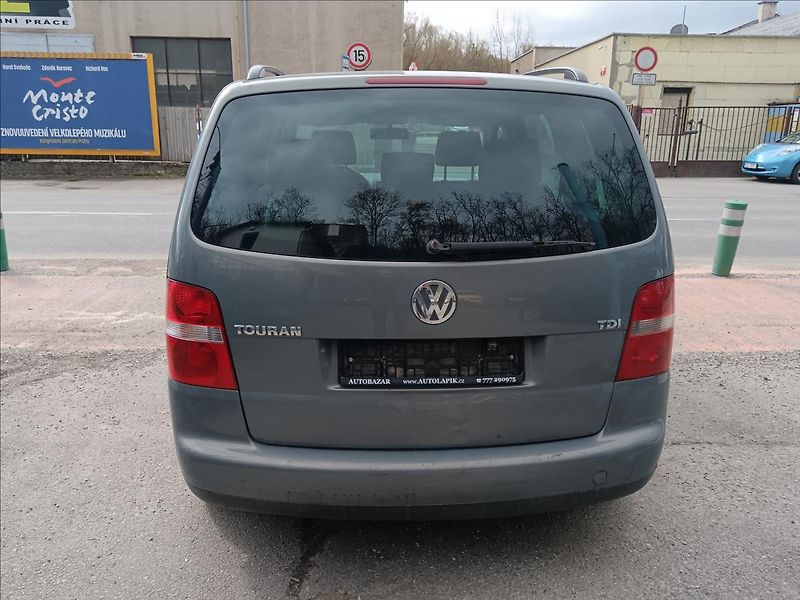 Volkswagen Touran 1,9 TDi Conceptline - fotka 8 z 17