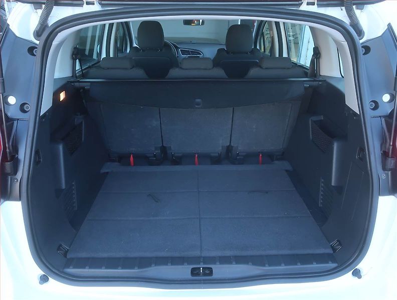 Peugeot 5008 (2013) 1.6 HDi, Tempomat - fotka 13 z 13