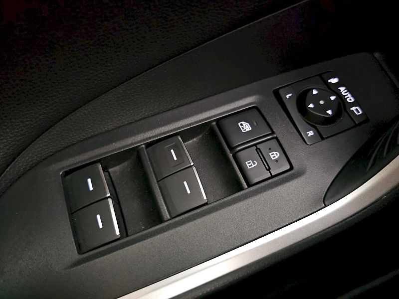 Toyota RAV4 (2025) 2.5HEV 222k 4X4 SELECTION - fotka 29 z 34