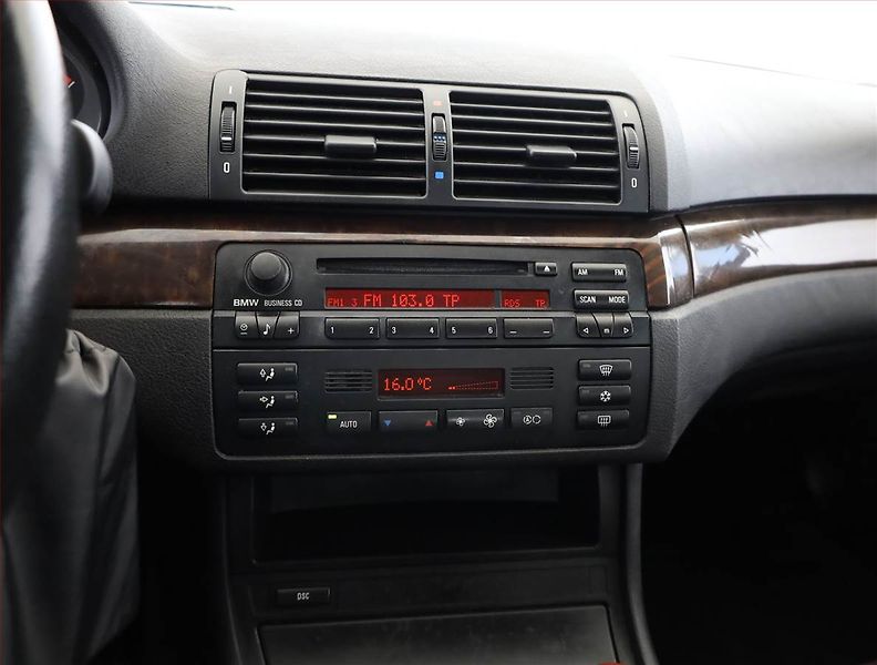BMW Řada 3 (2002) 316 i, nová STK, jezdí výborně - fotka 9 z 15