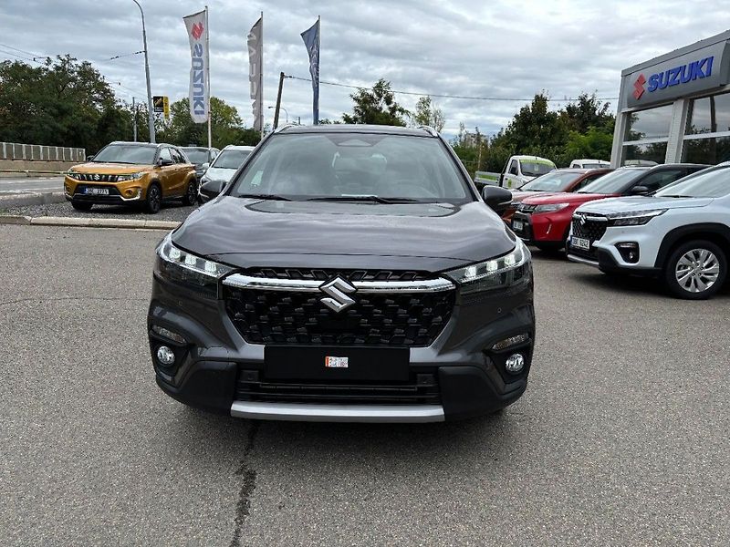 Suzuki S-Cross 4x4 automat Premium - fotka 2 z 10