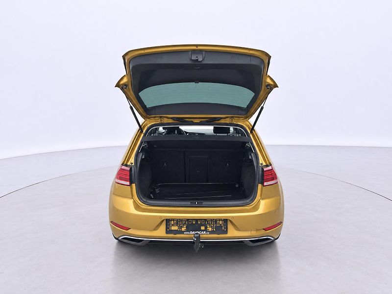 Volkswagen Golf 2,0 TDI 110kW Comfort Navigace - fotka 9 z 24