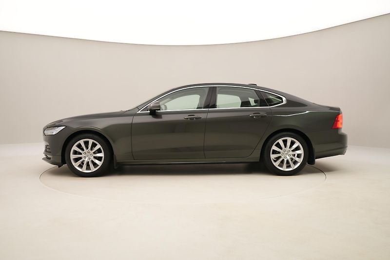 Volvo S90 D4 MOMENTUM AUT - fotka 9 z 43