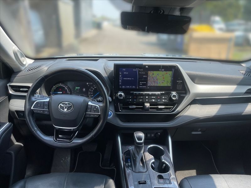 Toyota Highlander 2,5 Hyb.Executive 4WD Aut - fotka 9 z 11