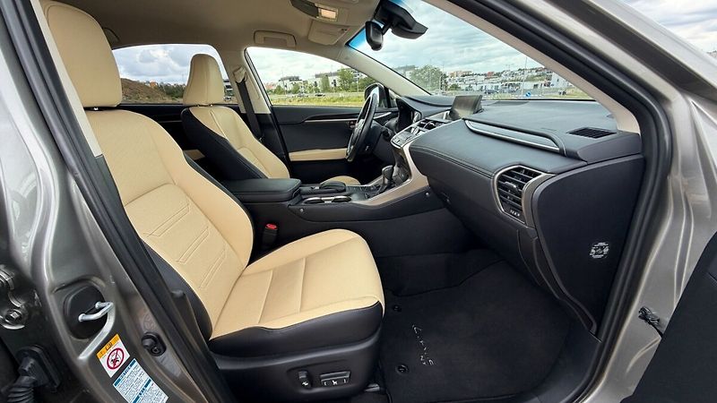 Lexus NX 300h 300H 2,5 HEV PREMIUM (LUXURY T - fotka 10 z 35