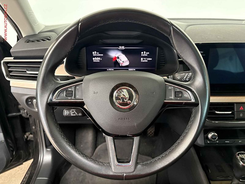 Škoda Kamiq (2020) 1.0 TSi, Style, navi, panor - fotka 16 z 16