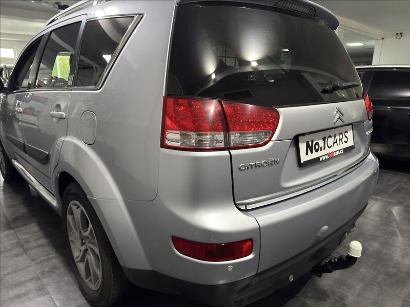 Citroën C-Crosser 2,2   HDI 4X4 EXCLUSIVE XENON - fotka 28 z 38
