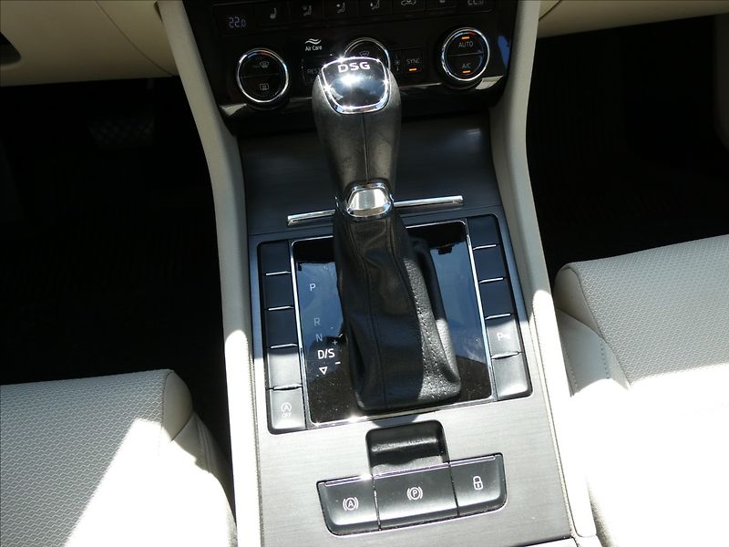 Škoda Superb 1,5 TSi 110kW 1majitel,DSG,DPH - fotka 32 z 47