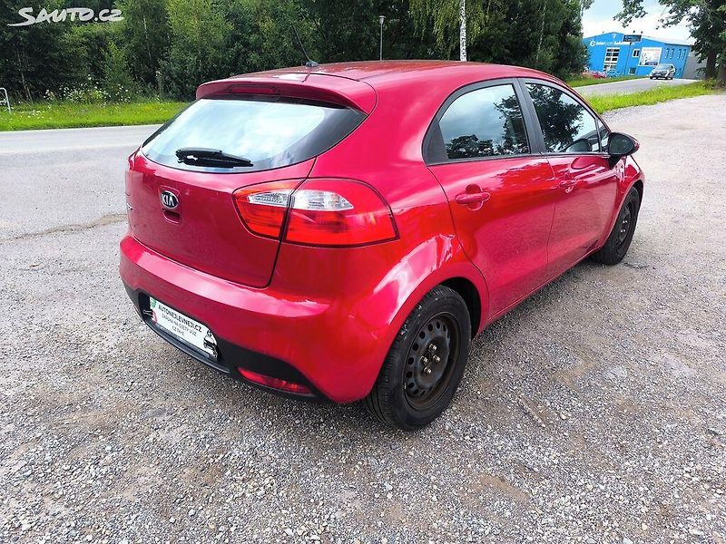 Kia Rio KRÁSNÁ,75T.KM,1MAJ48LET,VÝBAVA - fotka 4 z 23