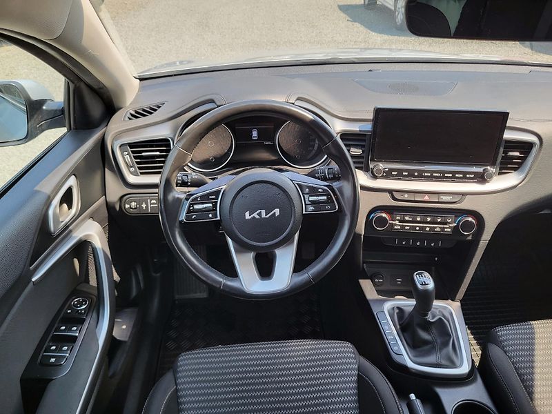 Kia Ceed 1.5 T-GDI 118kW Top SW *ČR - fotka 9 z 49