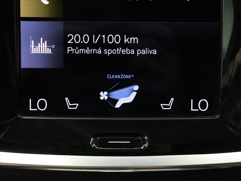 Volvo V60 2,0 B4 AWD Cross Country DPH - fotka 24 z 36