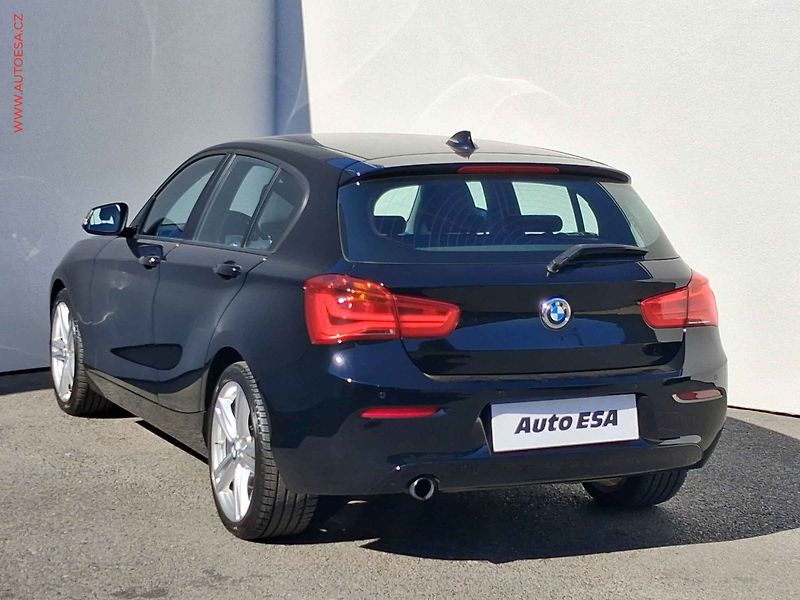 BMW Řada 1 (2018) 1.5i 118i, LED, navi, +ALU - fotka 6 z 21