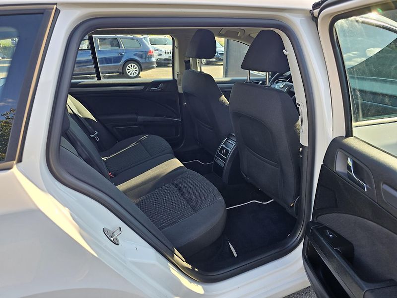 Škoda Superb 1.4 TSI 92 kW,TAŽNÉ,SERVISKA - fotka 31 z 50
