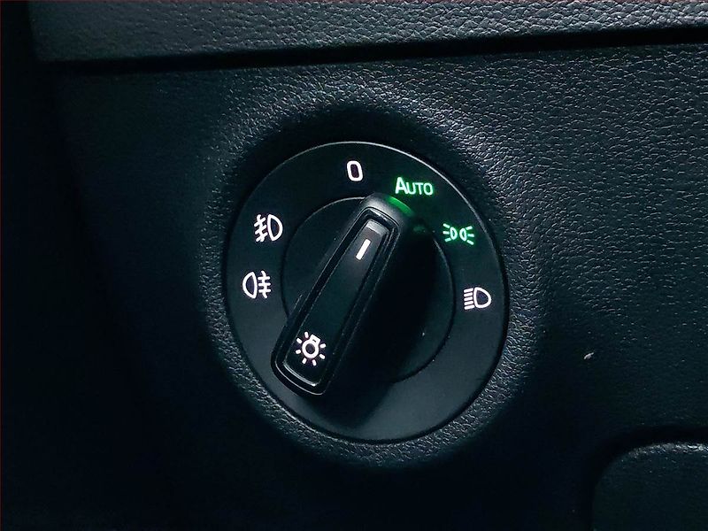 Škoda Karoq (2019) 1.6 TDI, Serv.kniha - fotka 16 z 19