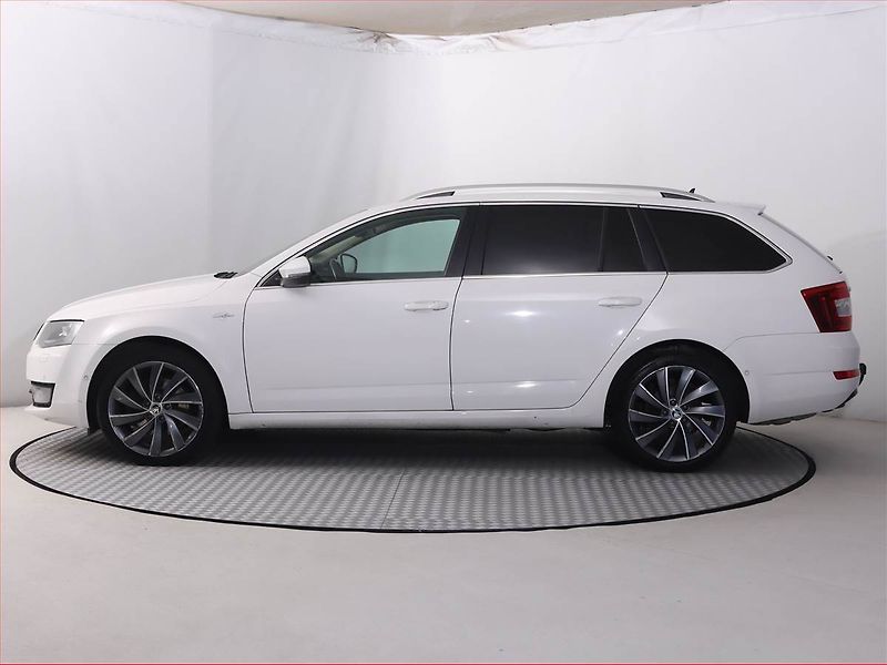 Škoda Octavia (2017) Laurin&Klement 2.0 TDI, 4X4 - fotka 3 z 22