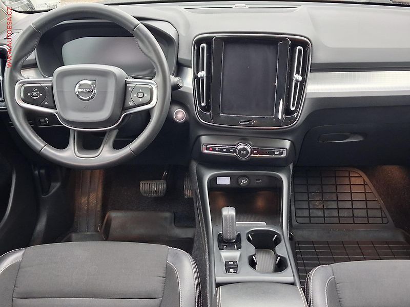 Volvo XC40 (2020) 1.5T, Momentum, AT - fotka 8 z 23