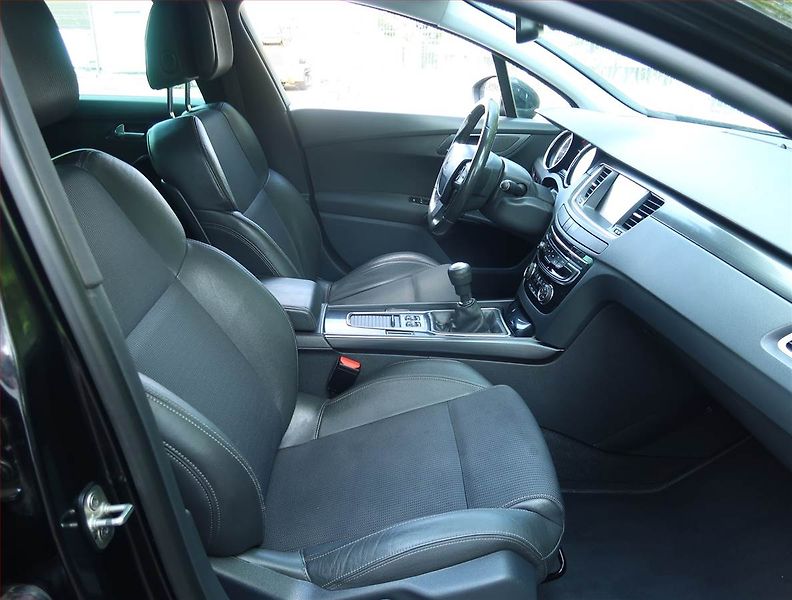Peugeot 508 (2014) Allure 2.0 HDi, Navi, Tempomat - fotka 9 z 23