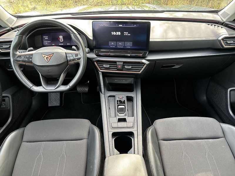 Cupra Formentor (2024) 1.5 TSI DSG - fotka 5 z 32