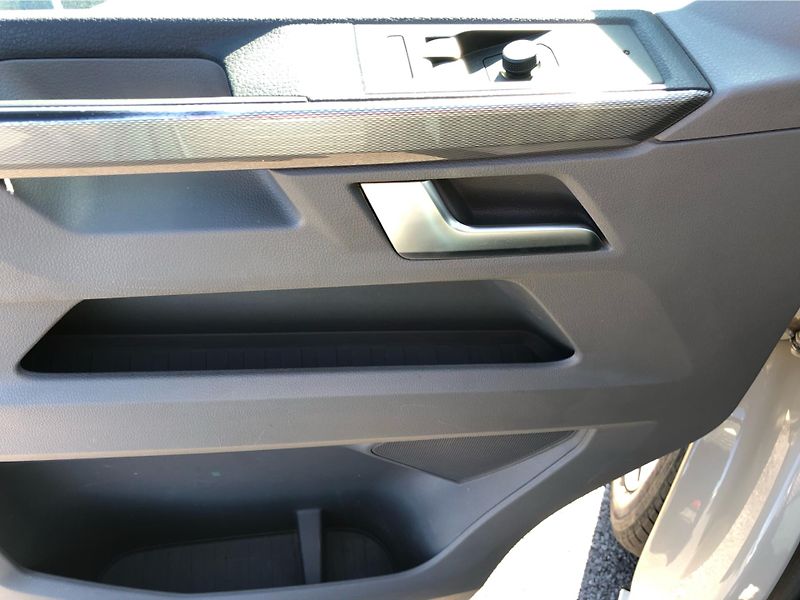 Volkswagen Caravelle 2,0 TDI 4motion Highline - fotka 16 z 29