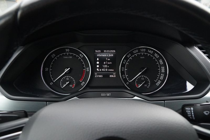 Škoda Superb 2.0 TDI 140kW 4x4 full servis - fotka 32 z 37