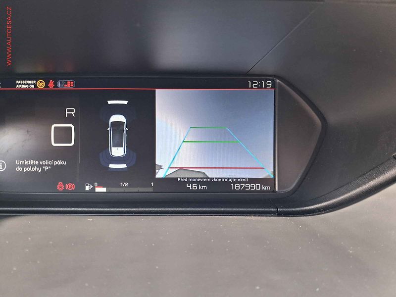 Citroën C4 SpaceTourer (2019) 1.5HDi, Shine, AT, TZ, panor - fotka 18 z 19