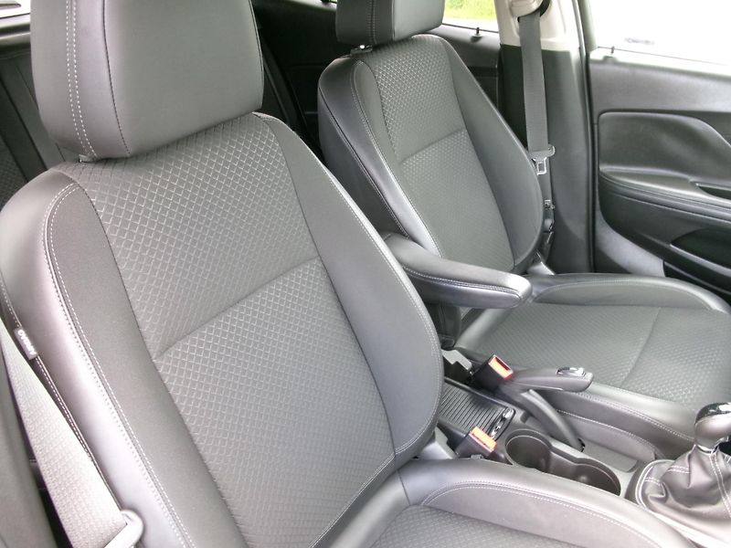 Opel Mokka (2017) 1,6CDTi NAVI 4x4 TEMP BT CAM - fotka 19 z 29