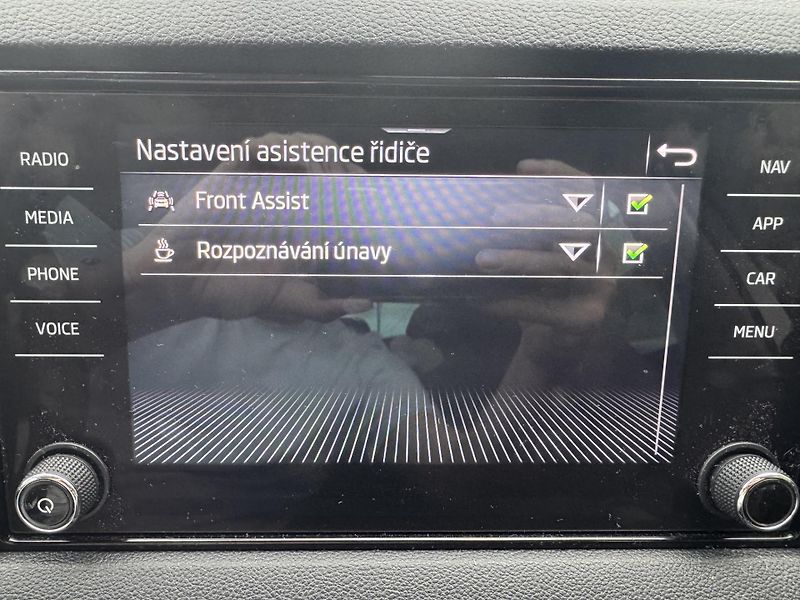 Škoda Karoq (2022) 2.0TDI 110kW 4x4 DSG STYLE+ ČR - fotka 21 z 29