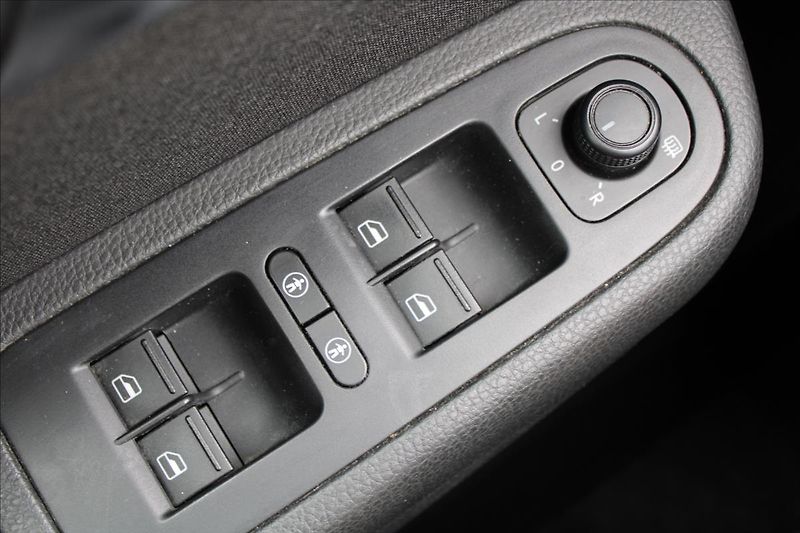 Volkswagen Sharan 2,0 TDI  NAVIGACE,TAŽNÉ - fotka 22 z 33