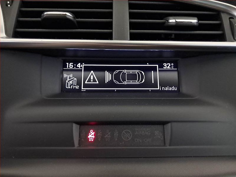 Citroën DS4 (2013) 1.6 e-HDi, ČR,1.maj - fotka 13 z 19