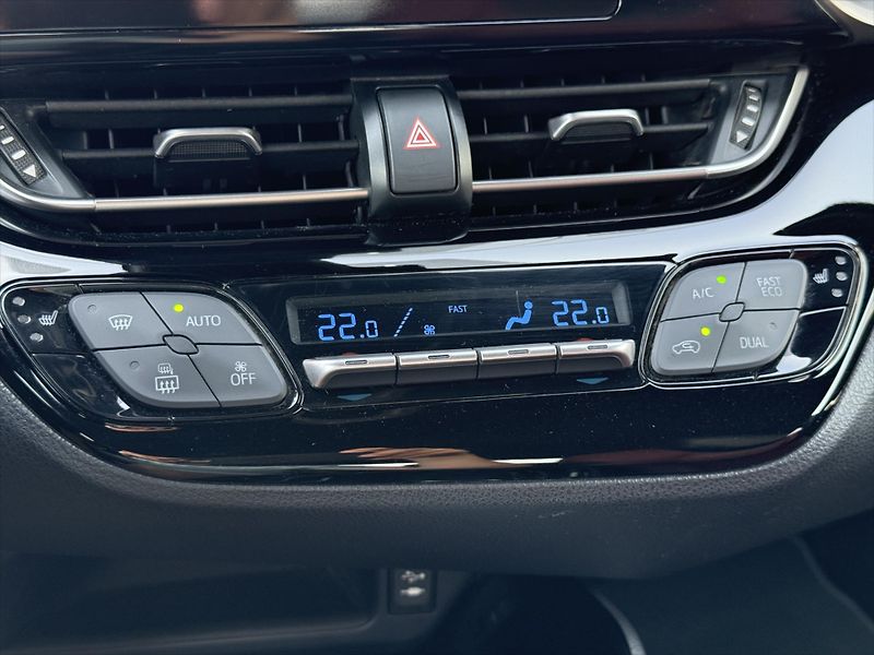 Toyota C-HR 1,8 Selection Bi-tone - fotka 16 z 19