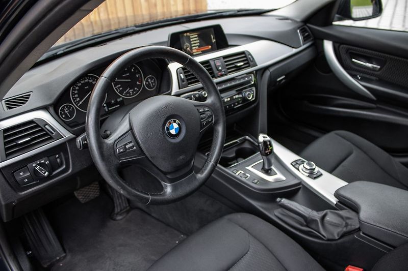 BMW Řada 3 - fotka 12 z 43
