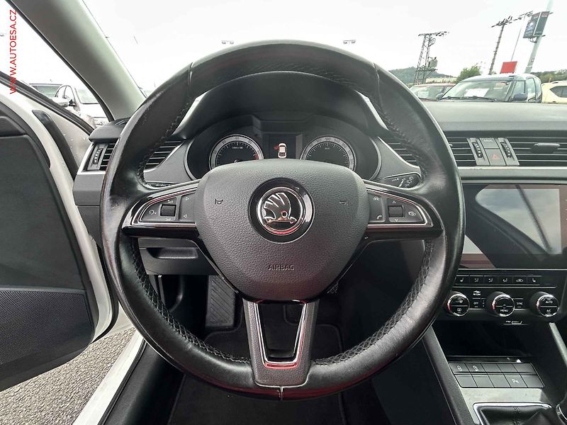 Škoda Octavia (2018) 1.8 TSi, 1.maj,ČR, Elegance - fotka 12 z 19