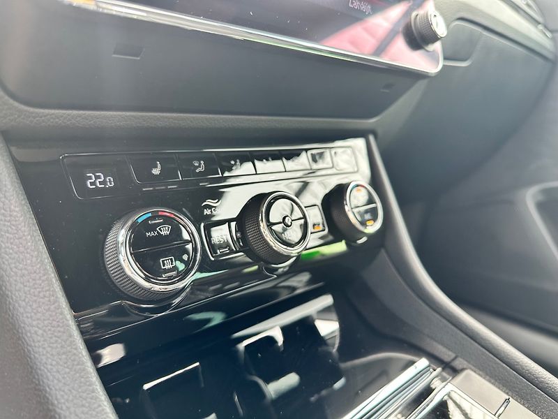 Škoda Superb (2019) 2.0TDi SPORTLINE, PO SERVISU - fotka 14 z 19