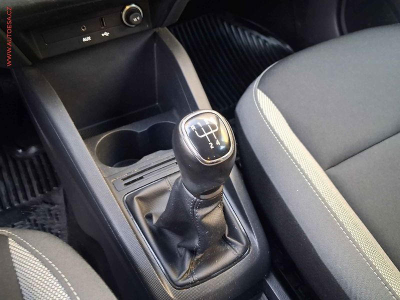 Škoda Fabia (2017) 1.2 TSi, ČR, AC, temp - fotka 15 z 16