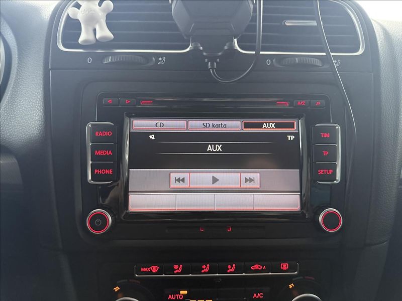 Volkswagen Golf 1,2   TSI 77kW,MATCH,SERVISKA - fotka 16 z 21