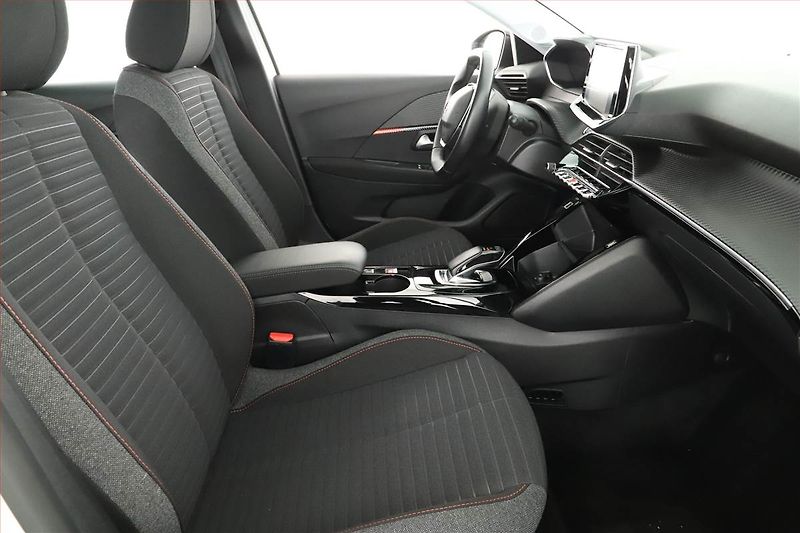 Peugeot 208 (2020) Active 50 kWh, SoH 92% - fotka 7 z 19