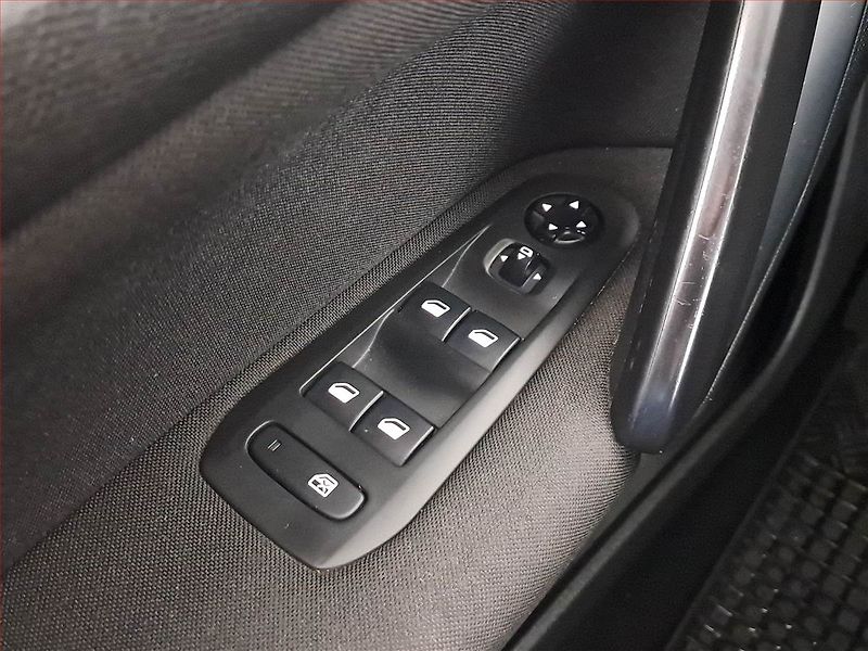Peugeot 308 (2017) 1.2 PureTech, ČR,1.maj - fotka 16 z 20