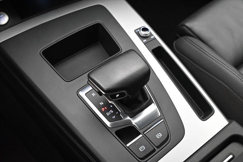 Audi Q5 2,0 TDI 150kW 4x4 S-Tronic Zár - fotka 23 z 32