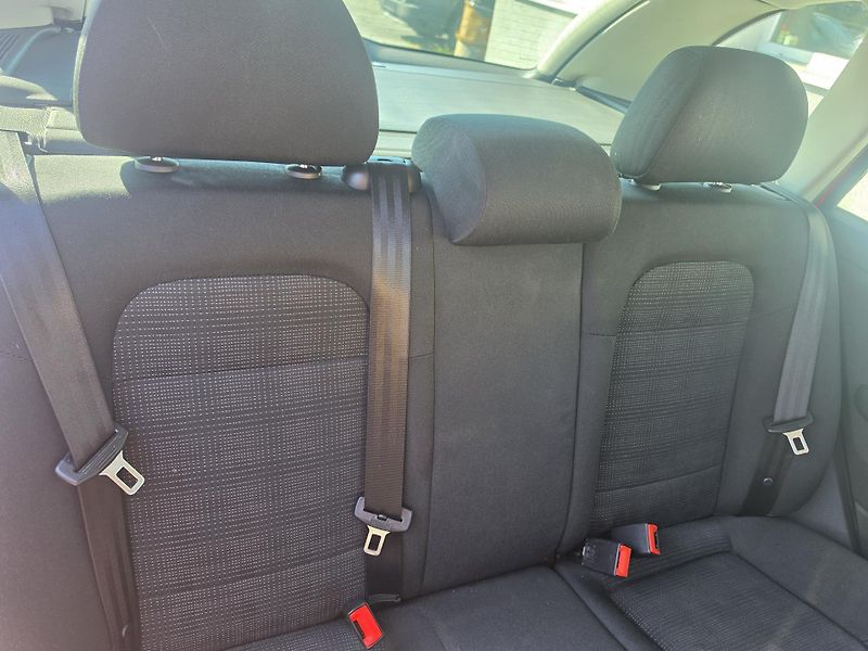 Škoda Fabia 1.2 HTP Park Senzor Klimatizac - fotka 18 z 18
