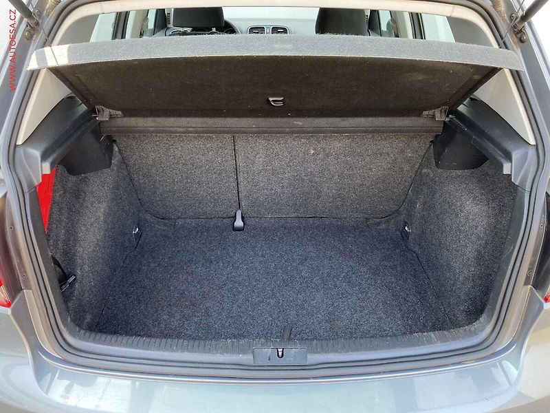 Volkswagen Golf (2009) 1.4 i, Trendline, TZ - fotka 7 z 16