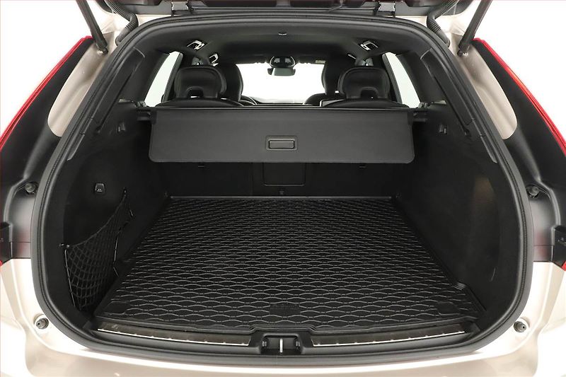 Volvo XC60 (2023) B4 AWD - fotka 11 z 25