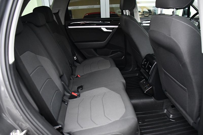 Volkswagen Touareg 3.0TDi 4MOTION ČR TAŽNÉ - fotka 19 z 35