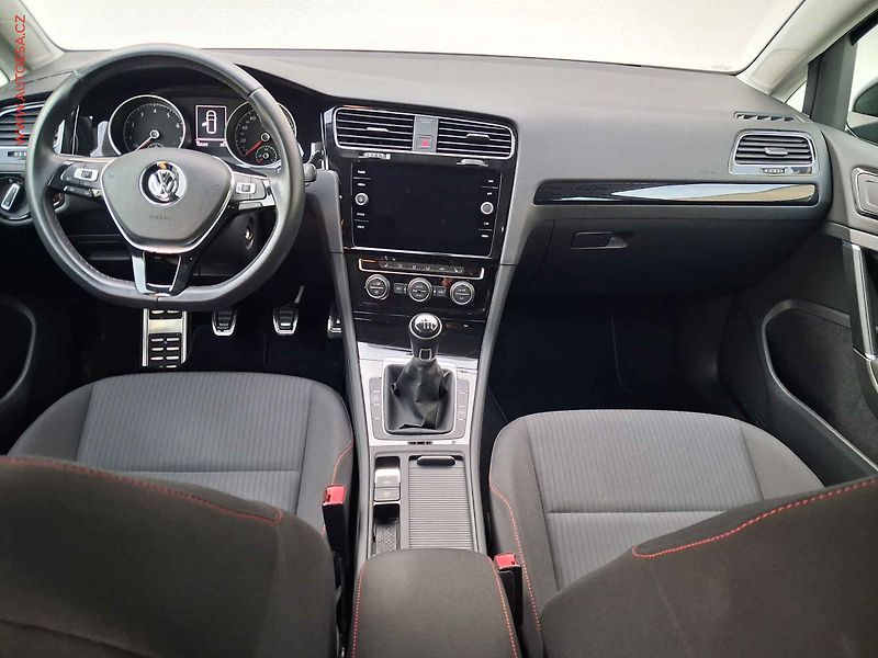 Volkswagen Golf (2018) 1.5 TSi, Sound, kamera - fotka 8 z 18
