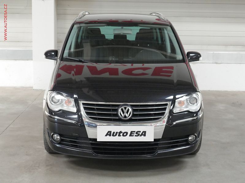 Volkswagen Touran (2007) 2.0 TDi, Bixen, výhřev sed - fotka 2 z 18
