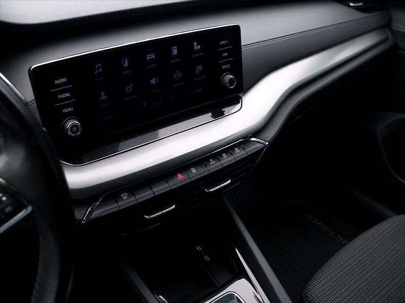 Škoda Octavia 2,0 TDI 110kW Ambition DSG CZ - fotka 24 z 39